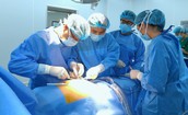 Cụ ông suýt mất mạng vì vô tình nuốt phải hạt mít
