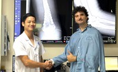 Nam bệnh nhân người Ukraine gãy xương phức tạp sau màn so tài vật tay