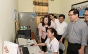 Bộ trưởng Đ&#224;o Hồng Lan l&#224;m việc về y tế cơ sở tại Nghệ An