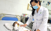 B&#233; trai bị nhầm lẫn giới t&#237;nh từ khi ch&#224;o đời