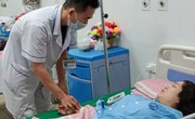 Sức khỏe 2 c&#244; gi&#225;o bị đất đ&#225; v&#249;i lấp tr&#234;n đường dạy học về hiện ra sao?