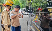 H&#224; Nội điều chỉnh giao th&#244;ng khu vực Lăng B&#225;c, xe kh&#225;ch tr&#234;n 16 chỗ lưu &#253;