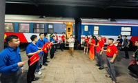 Tăng toa t&#224;u, chia lửa giao th&#244;ng khi s&#226;n bay Vinh tạm dừng hoạt động