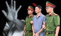 Bắt người cha để điều tra hành vi bạo hành 2 con gái trong thời gian dài