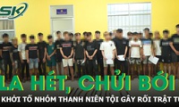 Sau mâu thuẫn, nhóm thanh thiếu niên mang hung khí tự chế la hét, chửi bới trước nhà đối thủ
