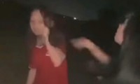 Xôn xao clip nữ sinh Hải Phòng bị cô gái hành hung trong đêm, bắt 'liếm chân'