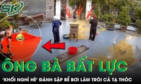 Ông bà bất lực khi ‘khối nghỉ hè’ nghịch sập ‘bể bơi’, làm trôi cả tạ thóc