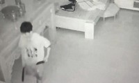 Lẻn vào nhà qua ô thông gió, dùng dao cướp tài sản của người mẹ trẻ đang ngủ