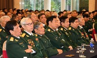 Nghỉ hưu trước hạn, sĩ quan được trợ cấp 5 tháng lương/năm