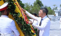 Thủ tướng Lê Minh Hưng dâng hương tại Bến K15 Đồ Sơn