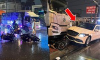 Mercedes tông hàng loạt phương tiện trong mưa, 1 người tử vong