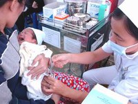 Vui buồn cùng vaccin