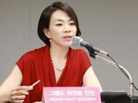 Sếp nữ Korean Air bị tố bắt tiếp viên quỳ xin lỗi
