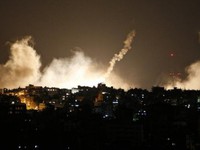 Israel bắt đầu đổ bộ tấn công vào Gaza