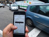 Uber vận tải hành khách tiên tiến hay lối kinh doanh trốn thuế?