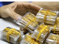 Giá USD tiếp tục giảm, vàng đảo chiều đi lên