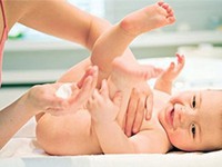 Nhiễm khuẩn vì bôi thuốc trị hăm hết hạn sử dụng