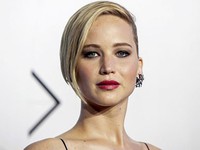 Jennifer Lawrence tiếp tục bị lộ thêm ảnh nude