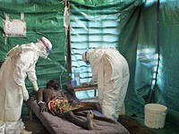 Ebola và bài học từ châu Phi