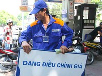 Thời gian giữa 2 lần điều chỉnh giá xăng phải là 15 ngày?