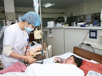 Cần chuẩn bị phương án chống dịch kép