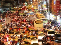 TPHCM: Kẹt xe khủng khiếp sau mưa lớn