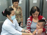 Chưa có phản ứng nặng sau tiêm chủng vắc xin sởi - rubella