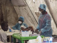 Bác sĩ chống dịch ebola đã nhiễm bệnh và tử vong