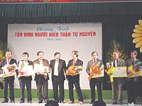 Dâng cuộc sống cho đời mãi xanh