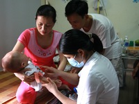 Cách chăm sóc trẻ nhiễm virut đường hô hấp