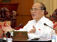 Chủ tịch Quốc hội Nguyễn Sinh Hùng: “Cứ ăn hết thì lấy đâu ra!?”