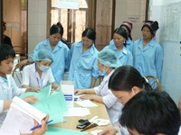 Khi phụ nữ Dao làm “kế hoạch”