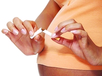 Mẹ hút thuốc lá, thai nhi dễ mắc dị tật bẩm sinh
