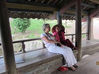 Cụ bà 79 tuổi nói tiếng Anh như gió