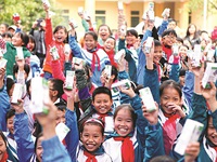 Quỹ sữa vươn cao Việt Nam: Chung tay xoa dịu nỗi đau da cam cho trẻ em Thái Bình