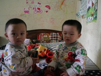 Gặp lại 2 bé sinh ra từ tinh trùng của người bố đã mất ở Hà Nội
