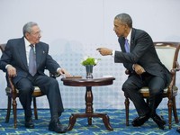 Chi tiết cuộc hội đàm lịch sử giữa ông Obama và Raul Castro