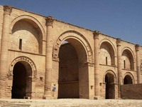 IS phá hủy thành cổ hơn 2000 năm ở Iraq
