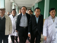 Ông Nguyễn Bá Thanh có thể tự ăn uống và đi lại