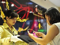 Giá vàng trồi sụt phiên đầu năm