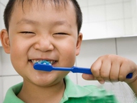 Chải răng đúng cách phòng sâu răng