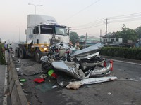 Đi chùa bị tai nạn giao thông, 5 người chết