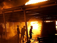 Cháy cực lớn trong đêm, Đồng Nai xin chi viện của Hải quân
