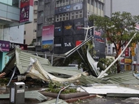 Siêu bão Soudelor nhấc bổng máy bay tại Đài Loan, 6 người chết