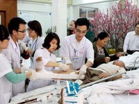 Ngành y tế nỗ lực trong những ngày tết