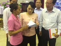 Bộ trưởng Nguyễn Thị Kim Tiến tiếp xúc cử tri tại TP.HCM
