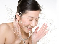 Tại sao “ trứng cá” hoành hành?
