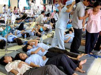 Liên tiếp xảy ra ngộ độc thực phẩm: Vì sao?