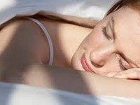 Phòng ngừa u xơ tử cung bằng tắm nắng