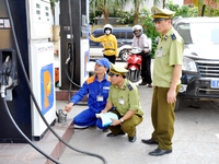 Xử lý nghiêm hành vi kinh doanh xăng dầu gian lận, trái phép